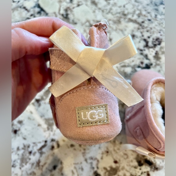 UGG Jesse Bow ll Infant Boot - Picture 8 of 8